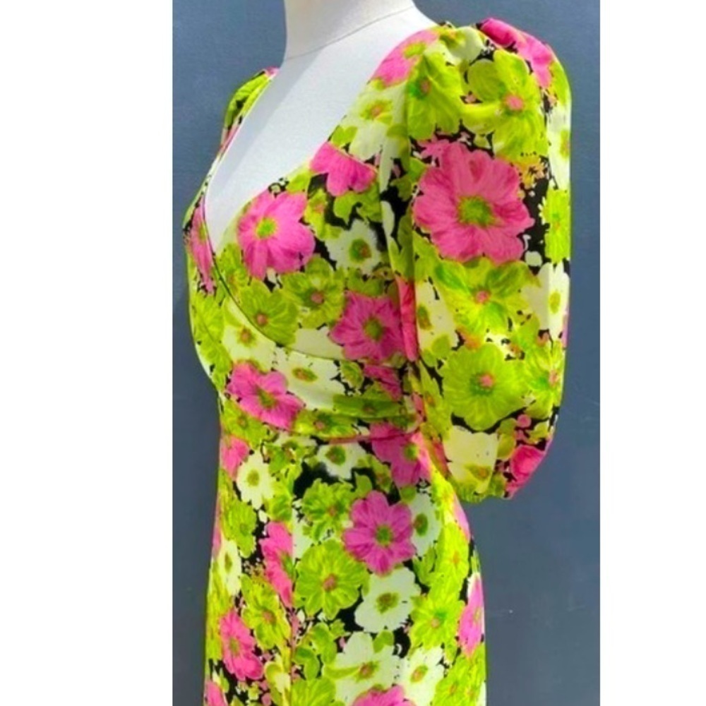 NWT WAYF SURPLICE NECK GREEN FLORAL MIDI DRESS L - Picture 4 of 8